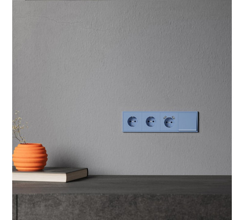 Накладка для розетки с заземлением и со шторками и 2хUSB type A Voltum S70 VLS000915