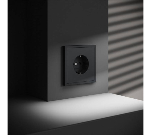 Розетка с заземлением и со шторкой, без рамки Voltum S70 VLS040207