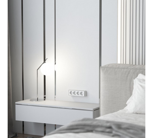 Розетка четверная с заземлением и со шторками Werkel Gallant W5072210