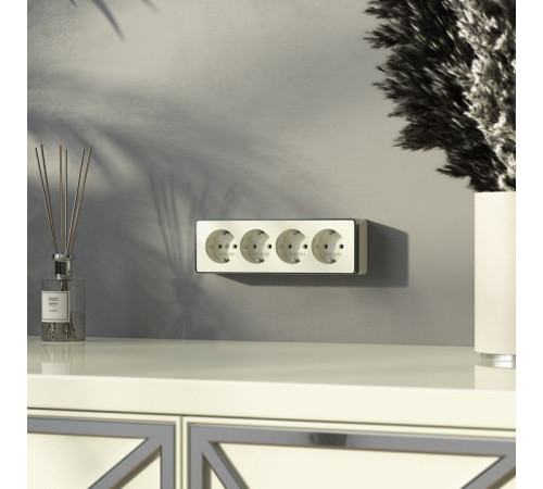 Розетка четверная с заземлением и со шторками Werkel Gallant W5072204