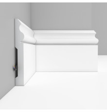 Плинтус напольный DECOMASTER A035 141х15х2000 мм A035