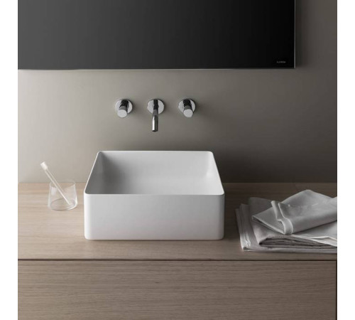Раковина накладная Laufen Living Square 36х36х13 см без отверстия без перелива белая 8.1143.3.000.112.1