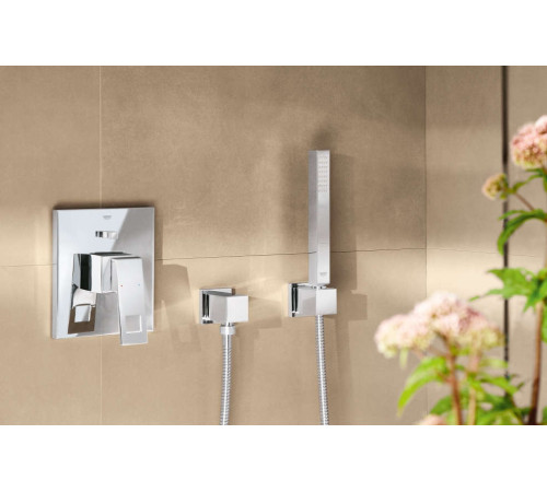 Смеситель для ванны GROHE Eurocube однорычажный хром 24062000