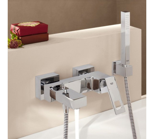 Смеситель для ванны GROHE Eurocube с душевым гарнитуром хром 23141000