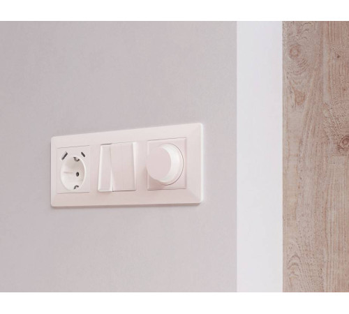 Рамка на 3 поста Ambrella Volt Line AF110203