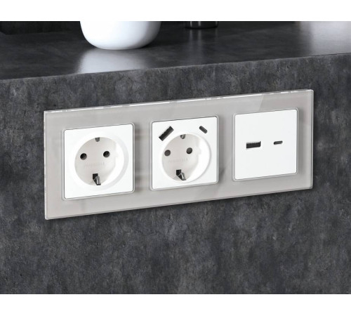 Рамка на 3 поста Ambrella Volt Platos Стекло органическое AF330403