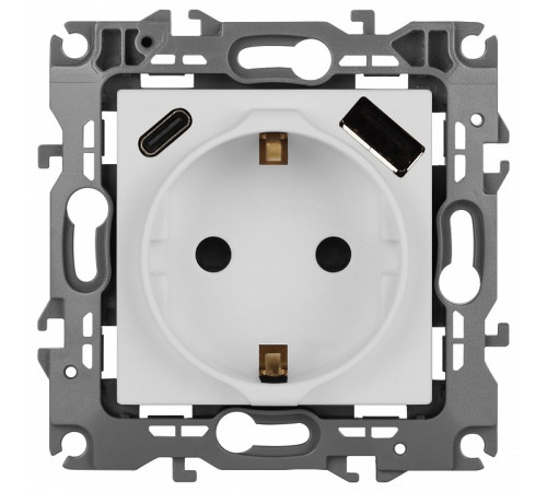 Розетка с заземлением и со шторкой и 2хUSB, без рамки Эра Эра 12 12-4108-01М