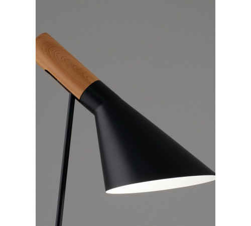 Настольная лампа офисная Moderli Turin V11333-1T