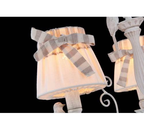 Подвесная люстра Maytoni Bird 3 лампы ARM013-03-W