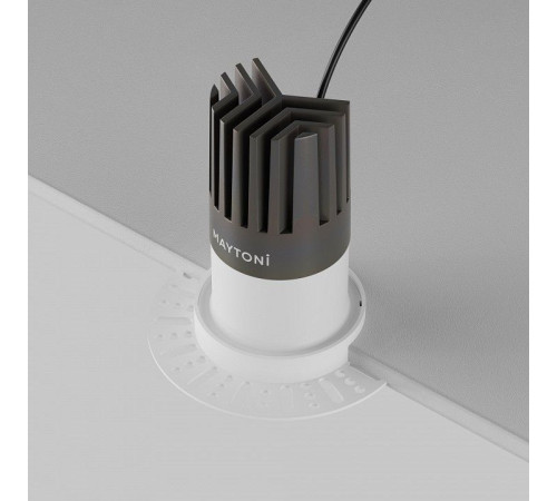 Встраиваемый светильник Maytoni DL122-15W-3K-TRS-W