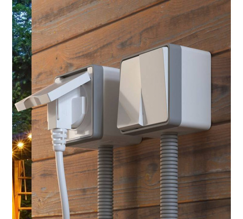 Розетка с заземлением и с шторками Werkel Gallant (белая) W5071201