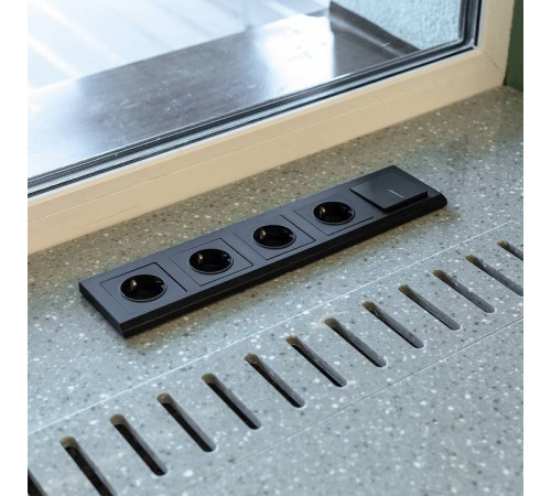 Розетка с заземлением, без рамки Werkel W117 7 W1171008