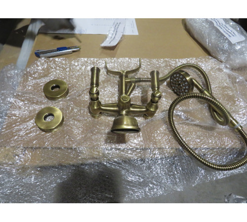 Уценка. Смеситель для ванны Bossini Liberty с душевым набором бронза матовая Z001103.022_УЦ