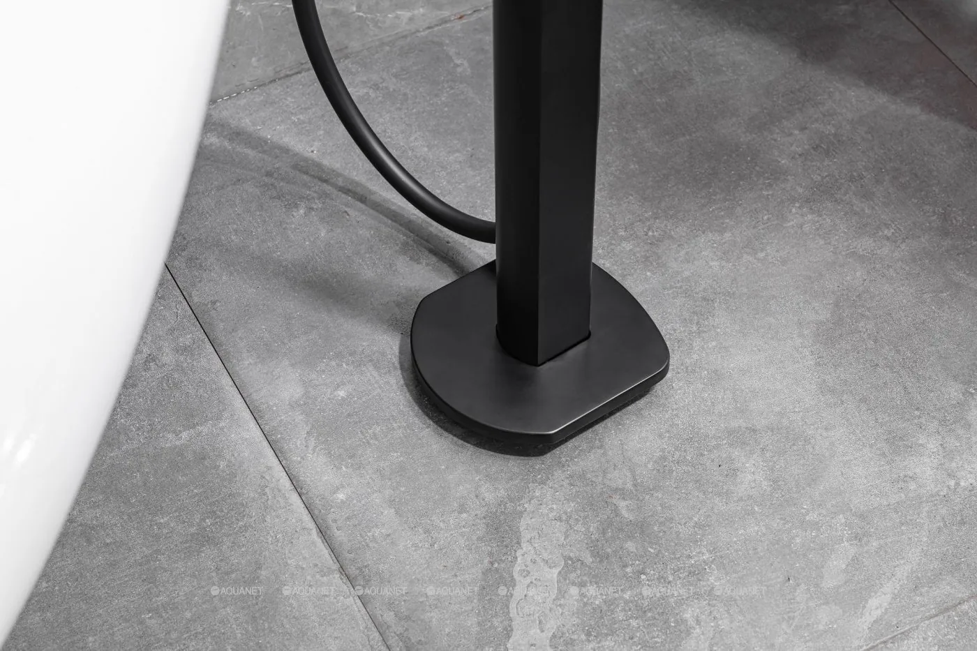 Смеситель напольный Allen Brau INFINITY высота 829 мм черный матовый 5.21009-31