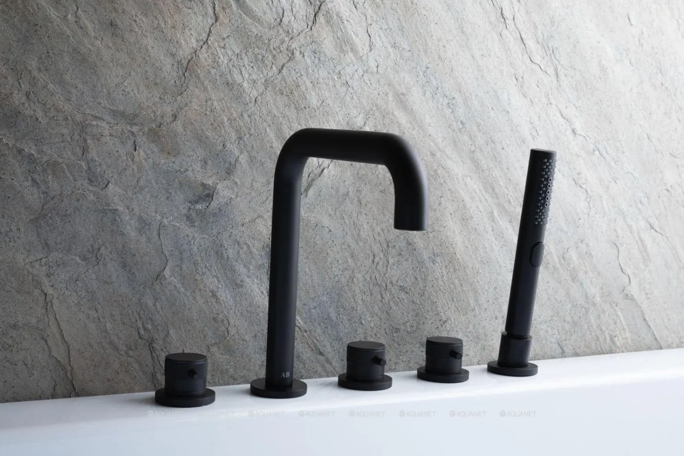 Смеситель на борт ванны Allen Brau Priority излив 190 мм черный матовый 5.31007-31